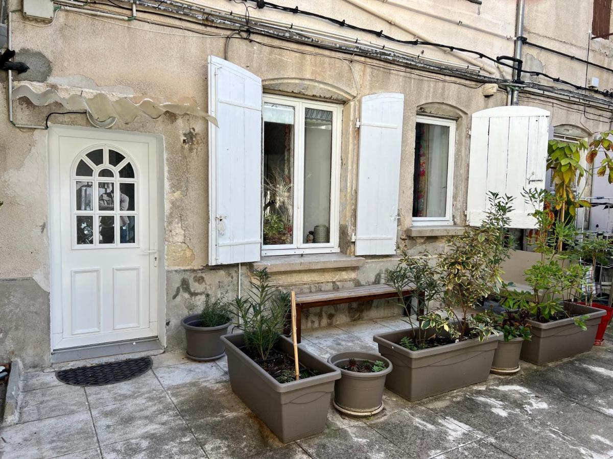 La Courette - T2 Plus Parking Gratuit Nimes Exterior photo